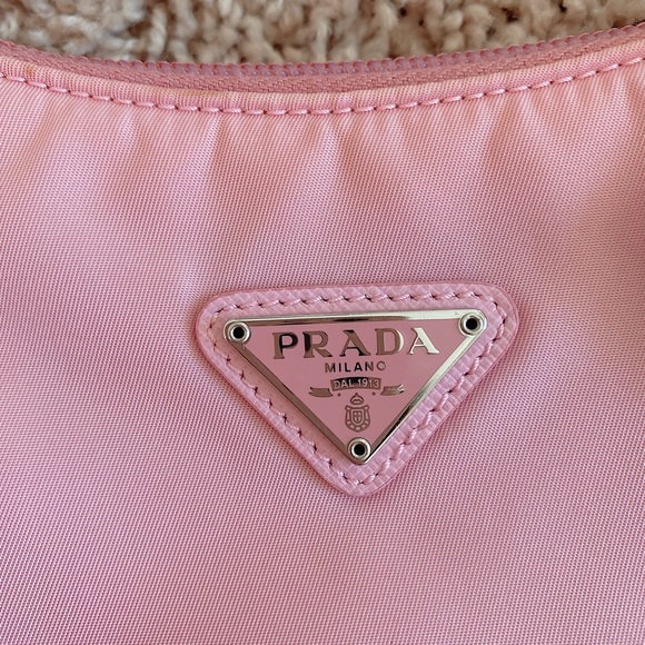 prada re edition - Picture 3 of 11